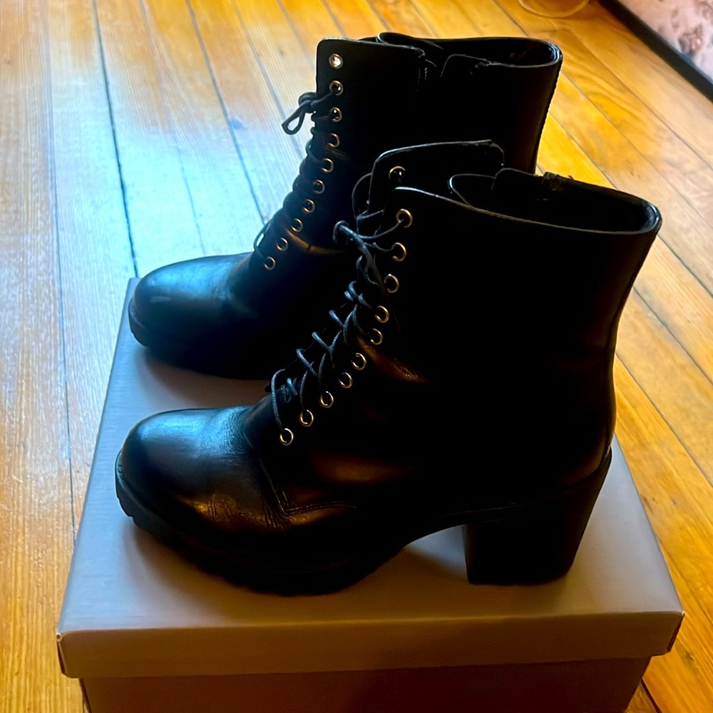 Vagabond Grace Lace Warm